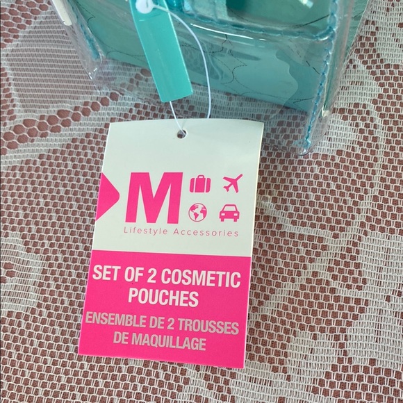 Clear Cosmetics Case with Turquoise Quilted Pouch - Picture 4 of 5